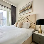 Lavish Style High Floor