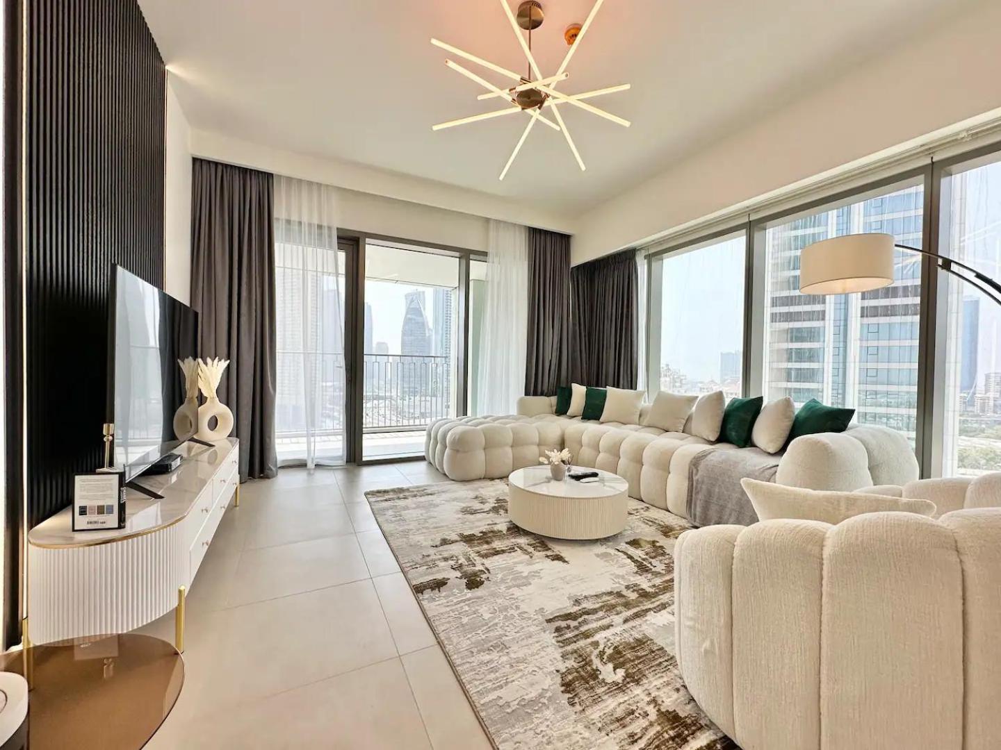 Lavish Style High Floor