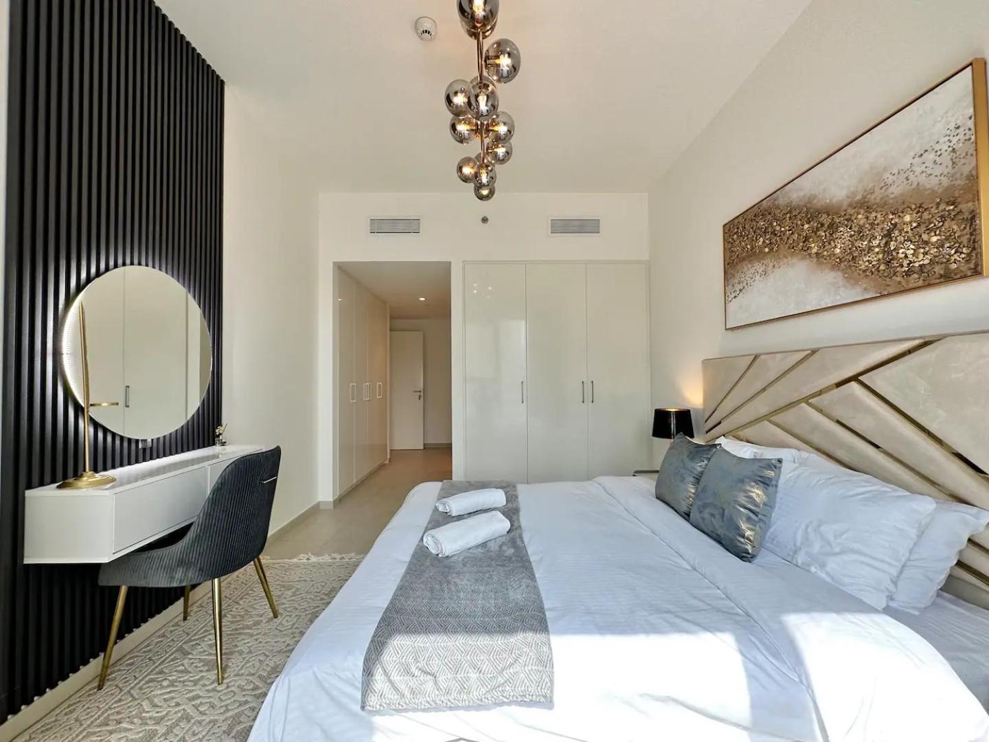 Lavish Style High Floor *