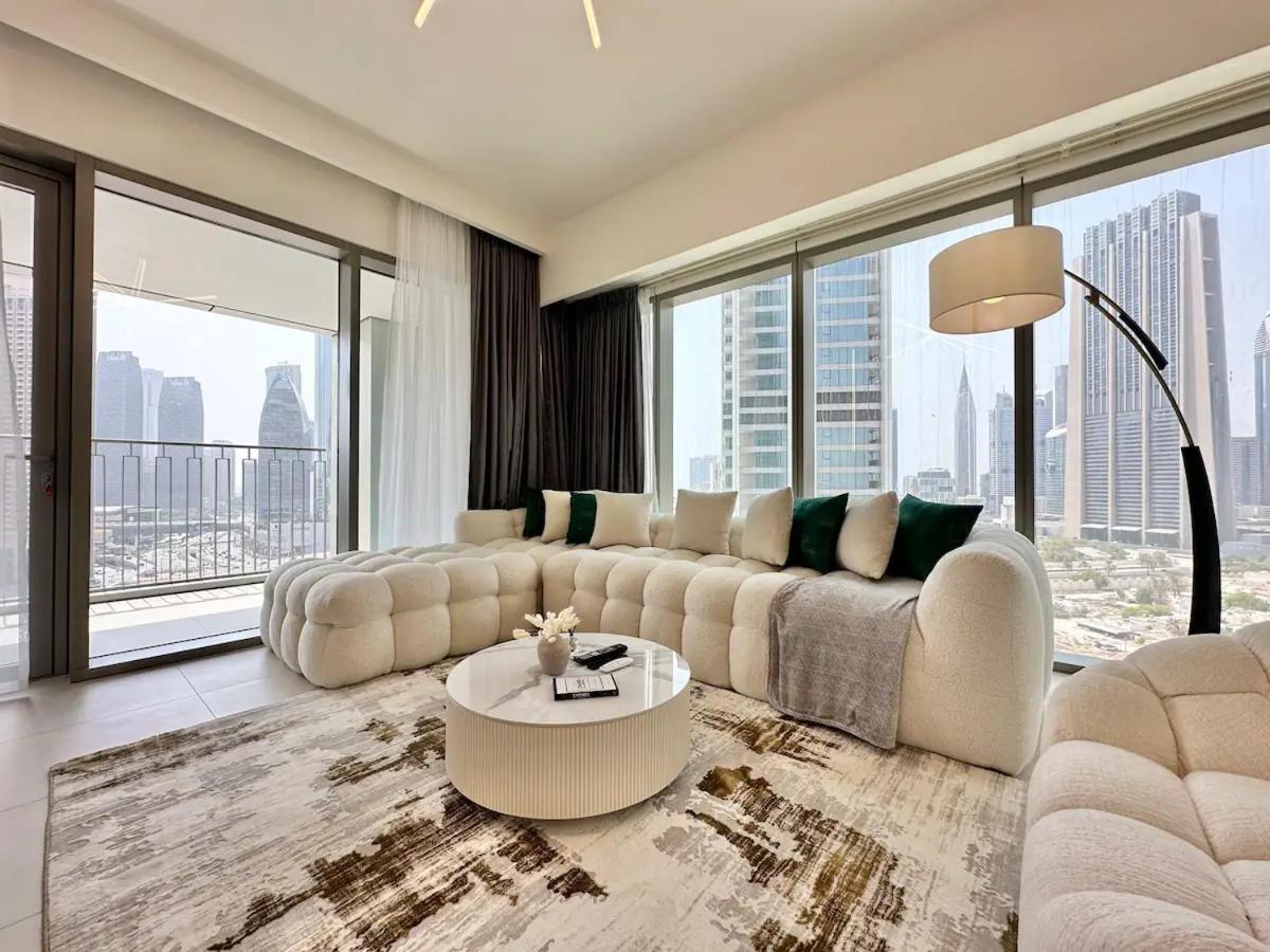 Lavish Style High Floor