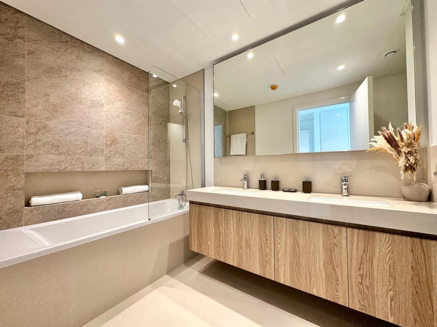 Lavish Style High Floor *
