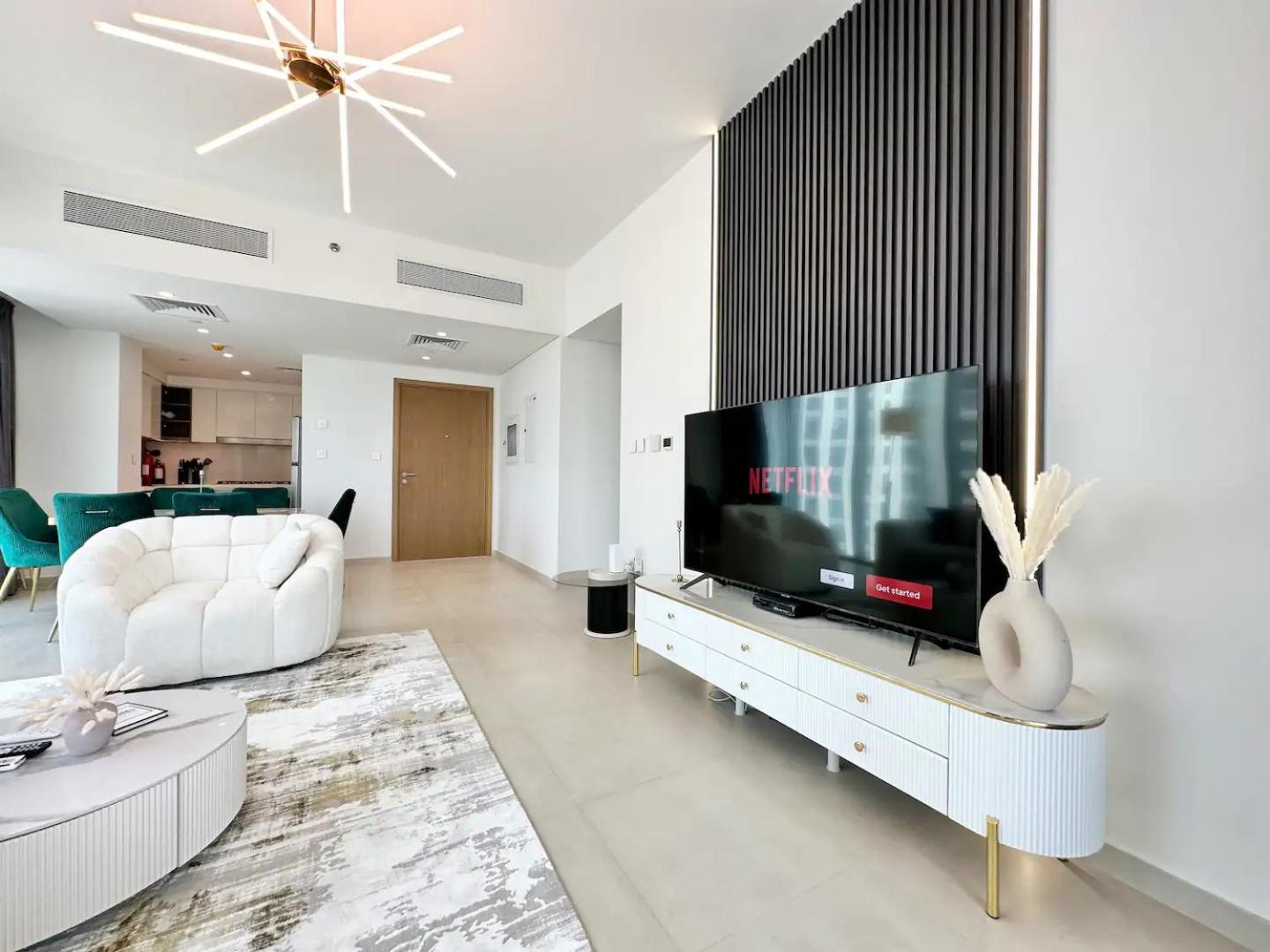Lavish Style High Floor Apartment *